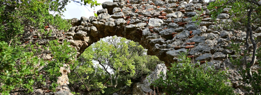 Deciphering the Feudal Landscapes of Crusader Peloponnese