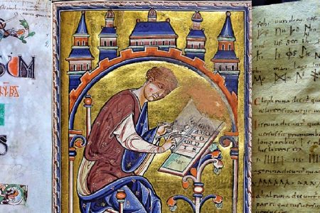 Collecting Collections: Analysing Alphabets in Medieval Manuscripts