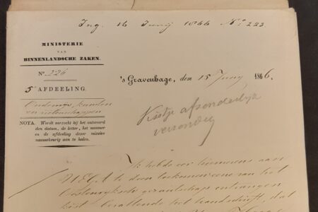 ‘Langs diplomatieke weg’: over het lenen van een manuscript in oorlogstijd