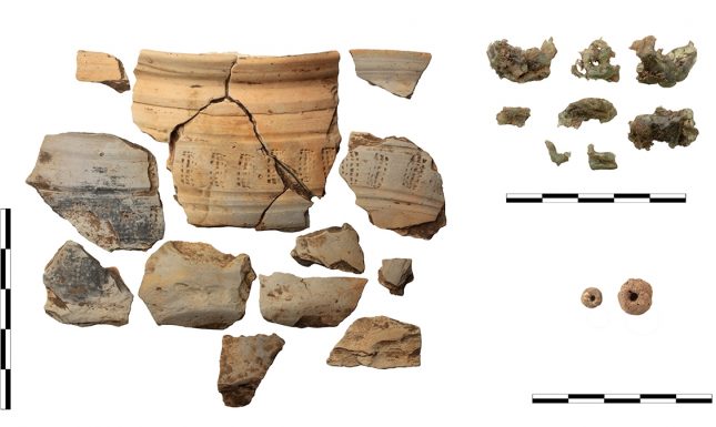 4 early medieval ceramics and glass